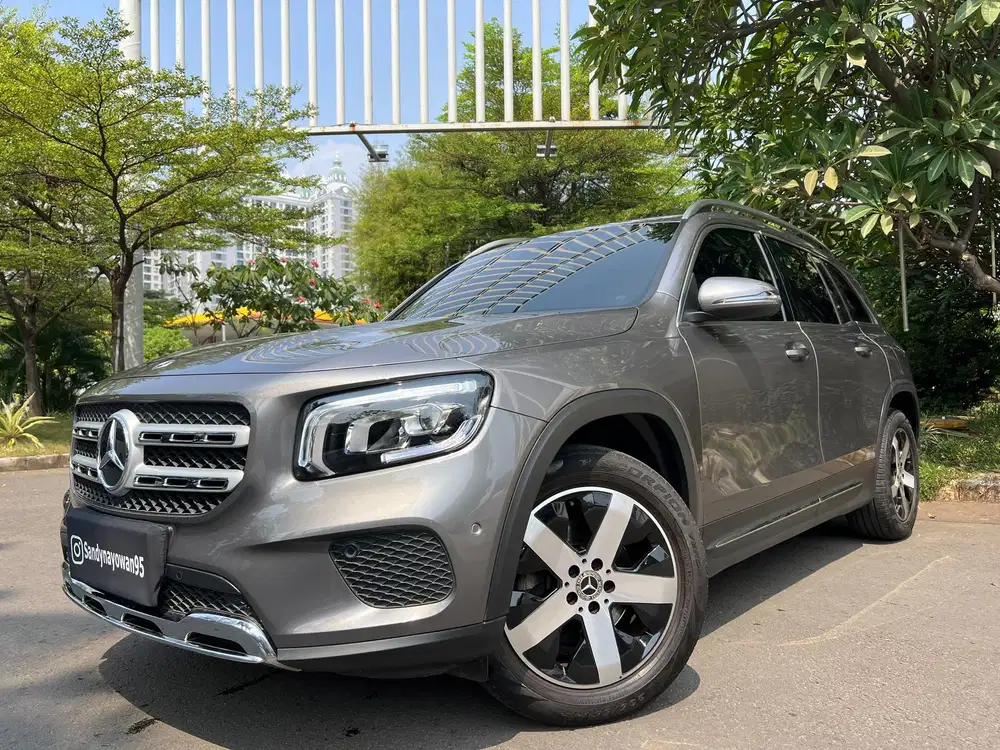 KM.23.000 MERCEDES BENZ GLB200 PROGRESSIVE 2023/2022 GREY GLB 200