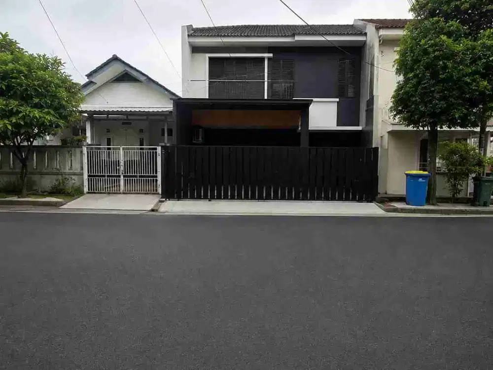 Rumah Asri 2,5 Lantai Full Furnish Permata Pamulang Samping Taman.