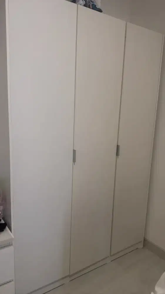 Lemari Ikea 3 pintu