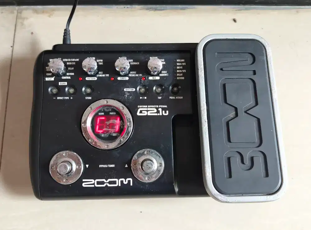 Efek gitar zoom G2. 1U multi pedal