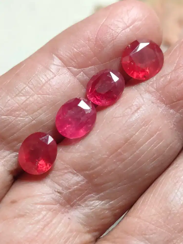 Batu natural Spinel mahenge tanzania