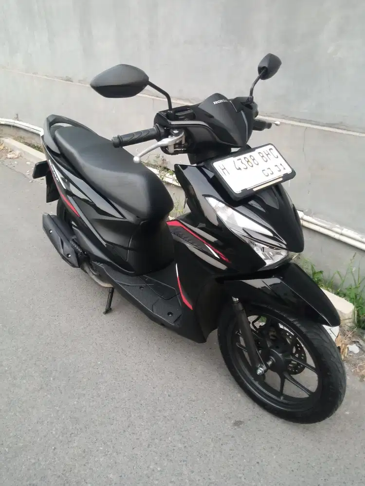 Honda Beat 2026 hitam glossy