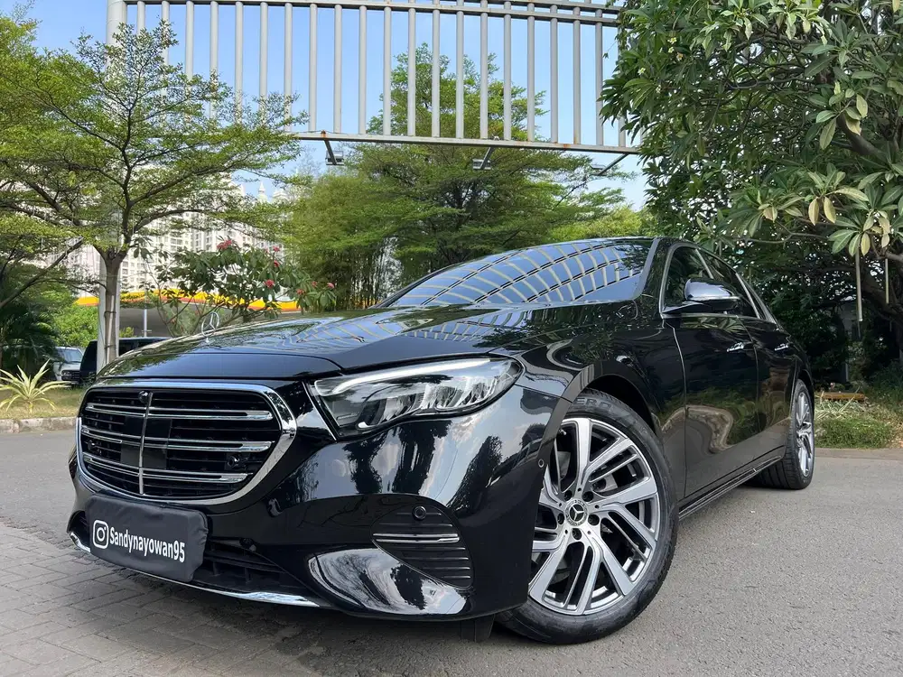 KM.2.000 E200 EXCLUSIVE 2026/2025 BLACK TDP150JT E 200 MERCEDES BENZ