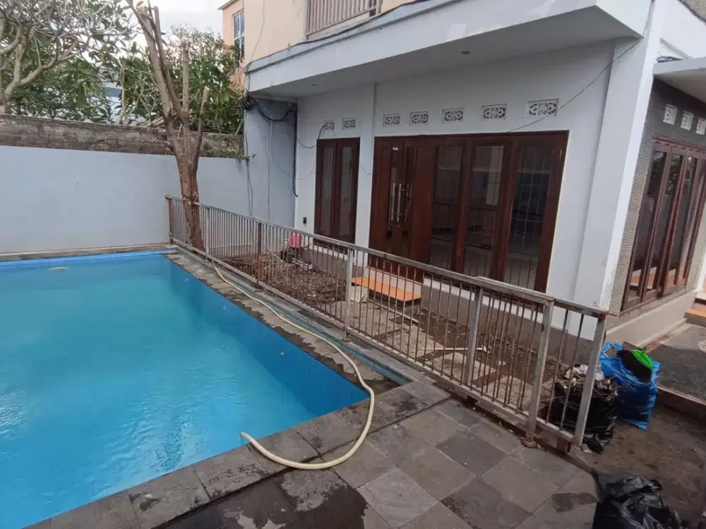 Freehold (DIJUAL) 2 Floors 5 BR Villa Denpasar