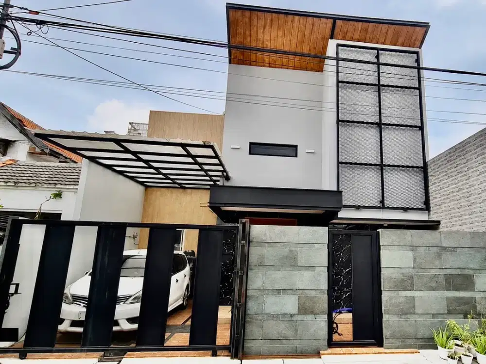 DIJUAL RUMAH SIMPANG DARMO PERMAI SELATAN 2LT 4KT FURNISH DEKAT TOL PAKUWON INDAH