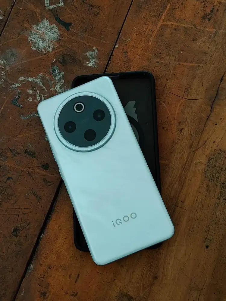 Jual Iqoo Z10 5G 12/512 GB Fullset Mulus Garansi On until Oct 2026