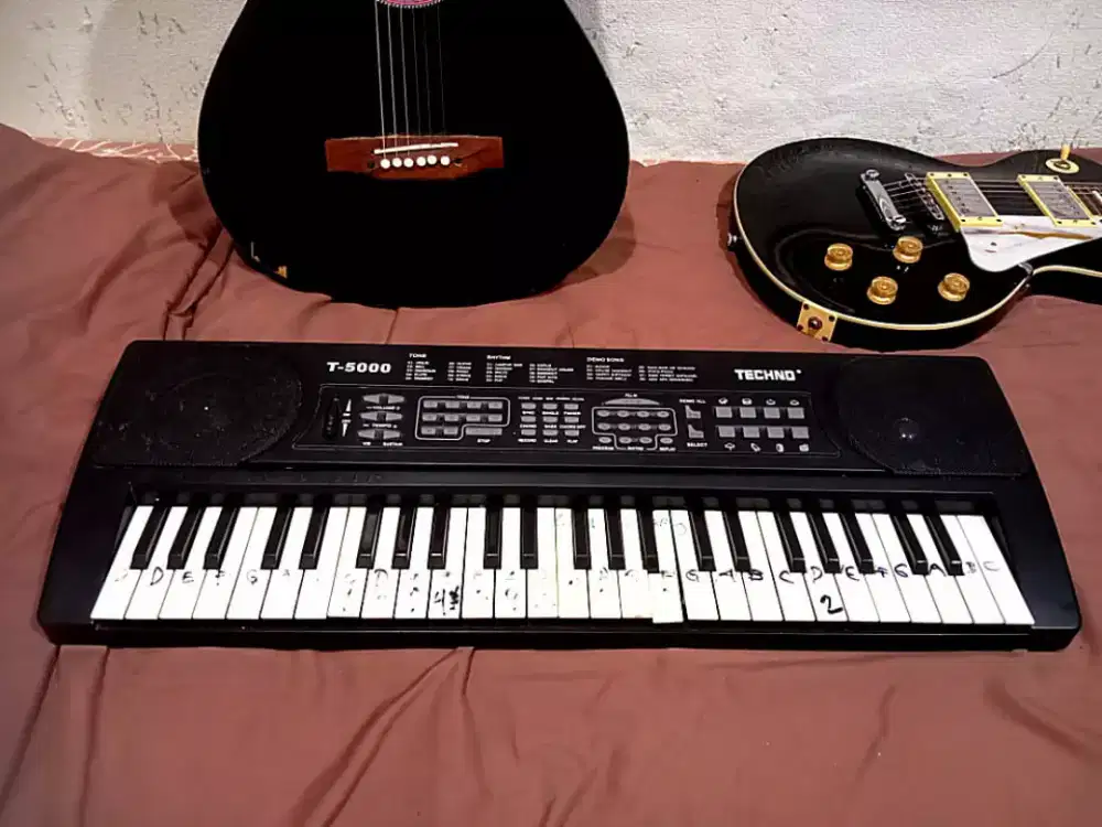 Keyboard piano karang main jual saja bisa colokan listrik dan batre