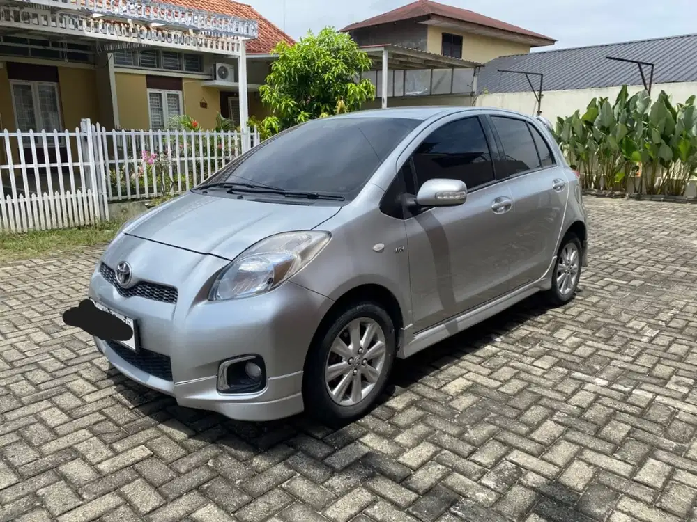 Yaris E 2012 Manual