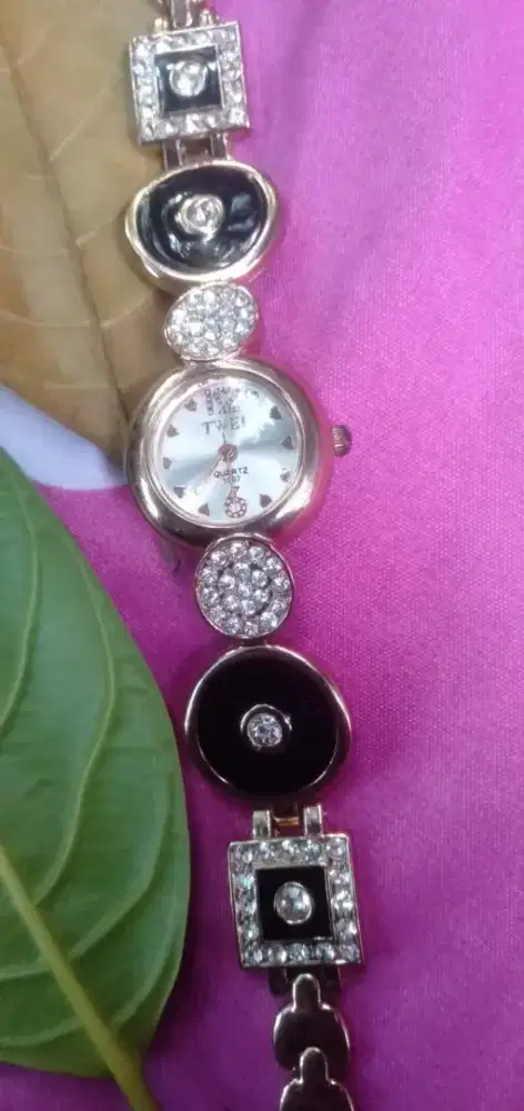 Di jual untuk semua tangan cew  murah meriah buruan