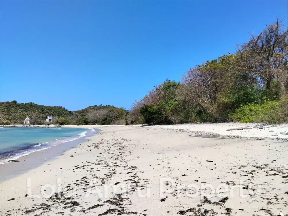 Privat beach Awang panjang garis pantai 346 meter 17 menit dari sirkuit mandalika