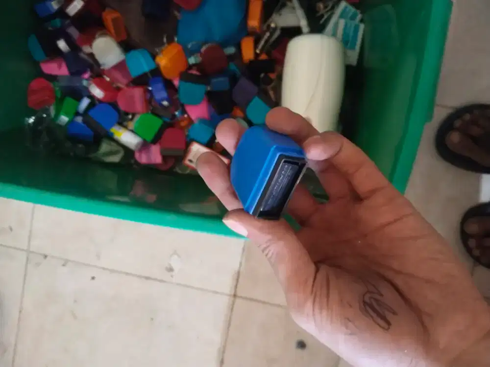 Stempel nama dan Kipas mini.
