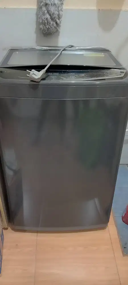 Mesin cuci LG 9 kg pemakaian 1 taun