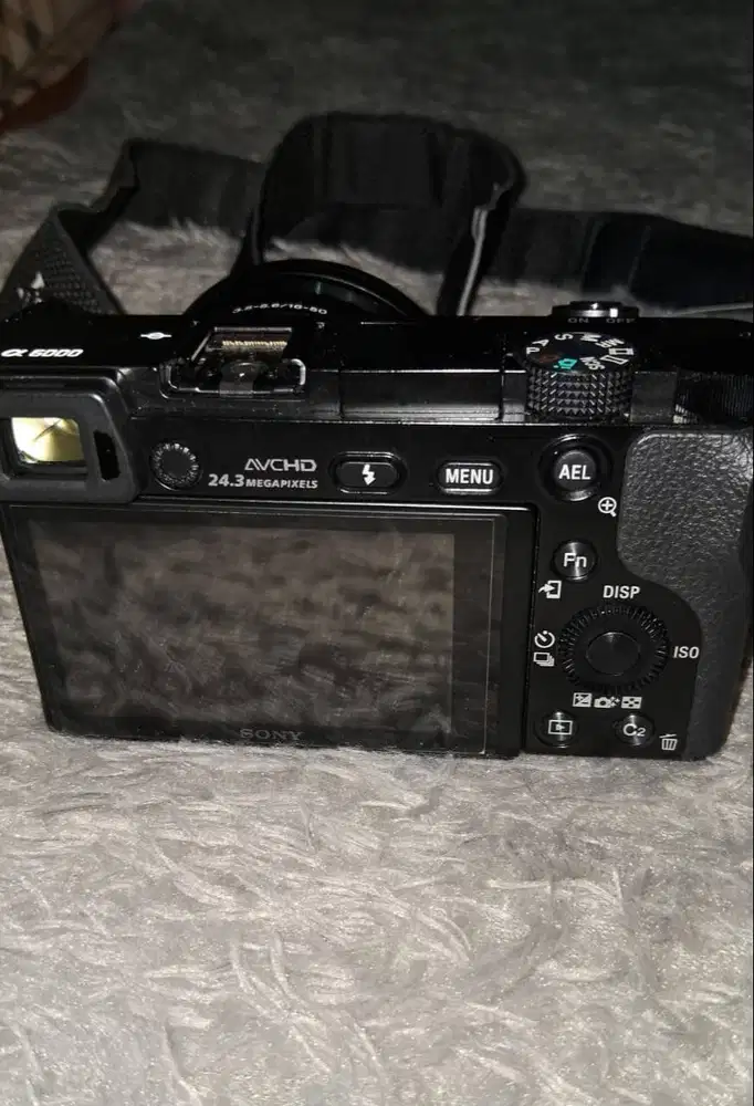 Full Set WTS: Sony Alpha 6000 (A6000) Kit 16-50mm Black (Like New)