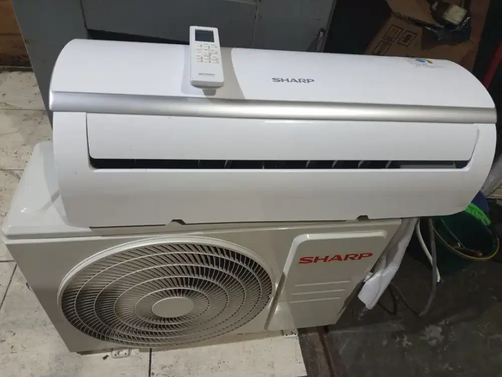 AC sharf 1/2pk like new