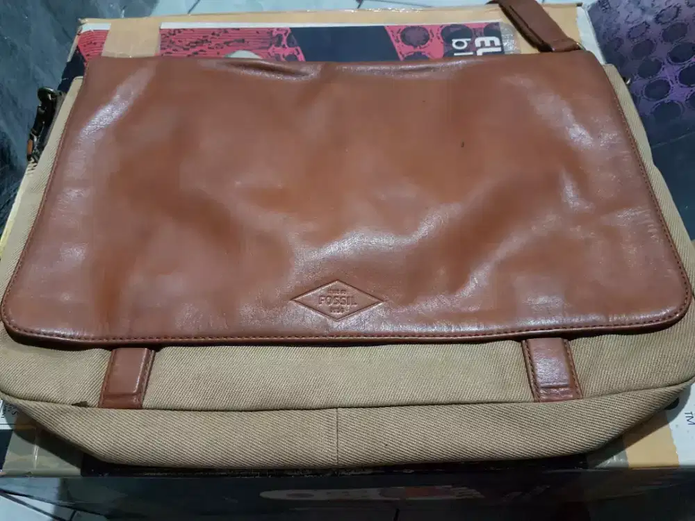 Jual cepat tas selempang bahan kulit bekas