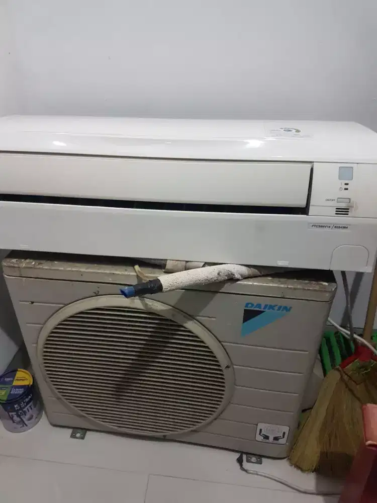 Jual cepat AC 1 setengah PK BEKAS