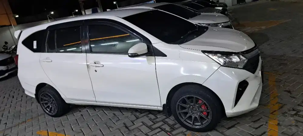 Daihatsu Sigra R Matic 2021