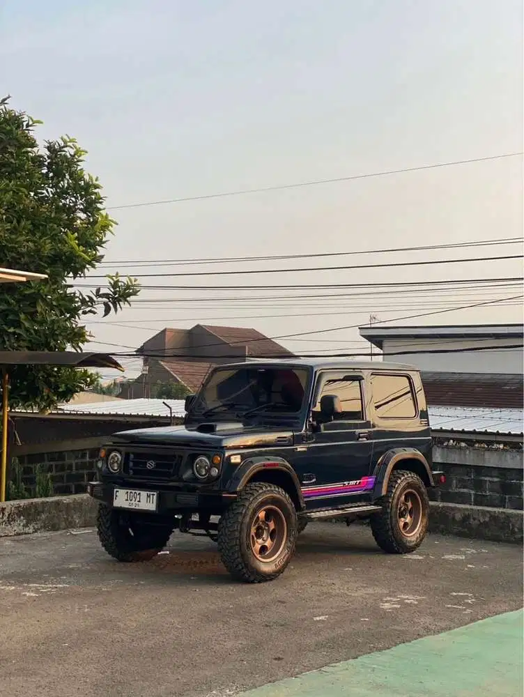 Suzuki Jimny 1990 Bensin