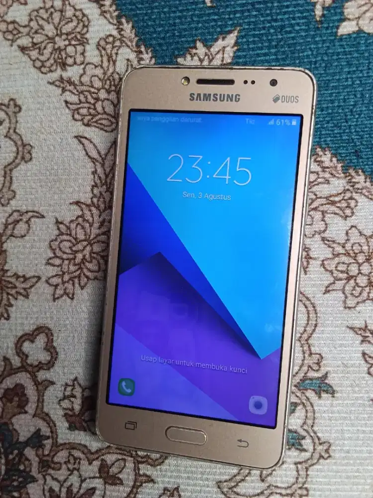 Di jual cepat bu samsung J2 prime