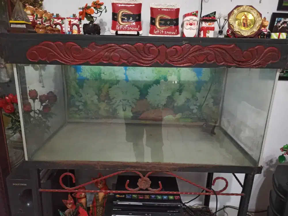 Aquarium ikan bekas + kaki