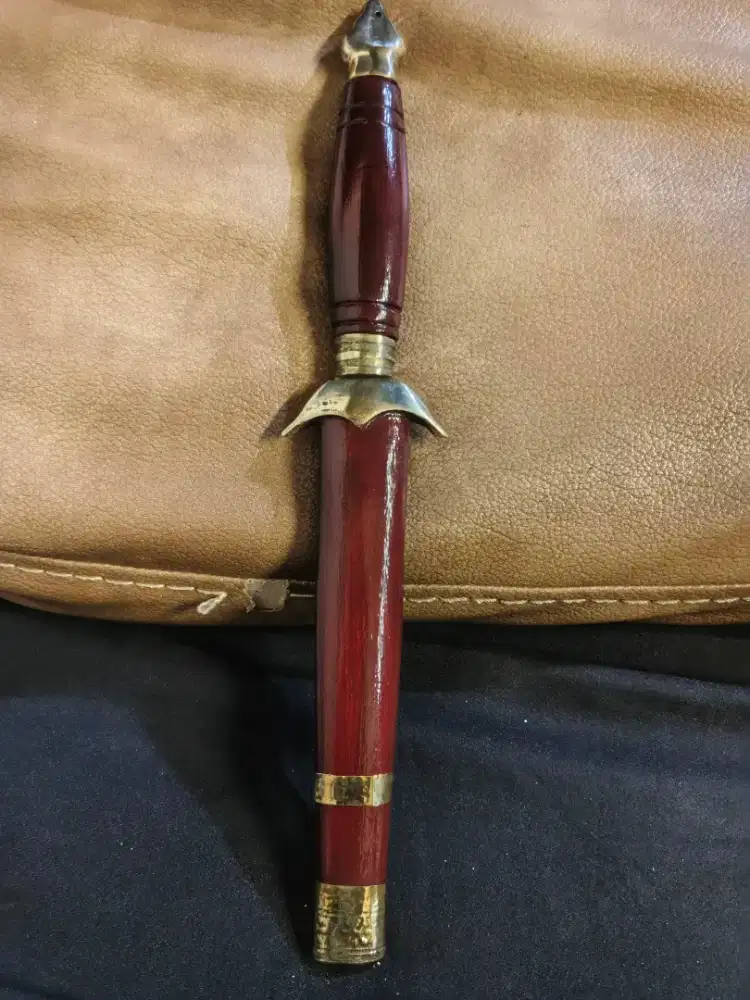 Pisau belati vintage