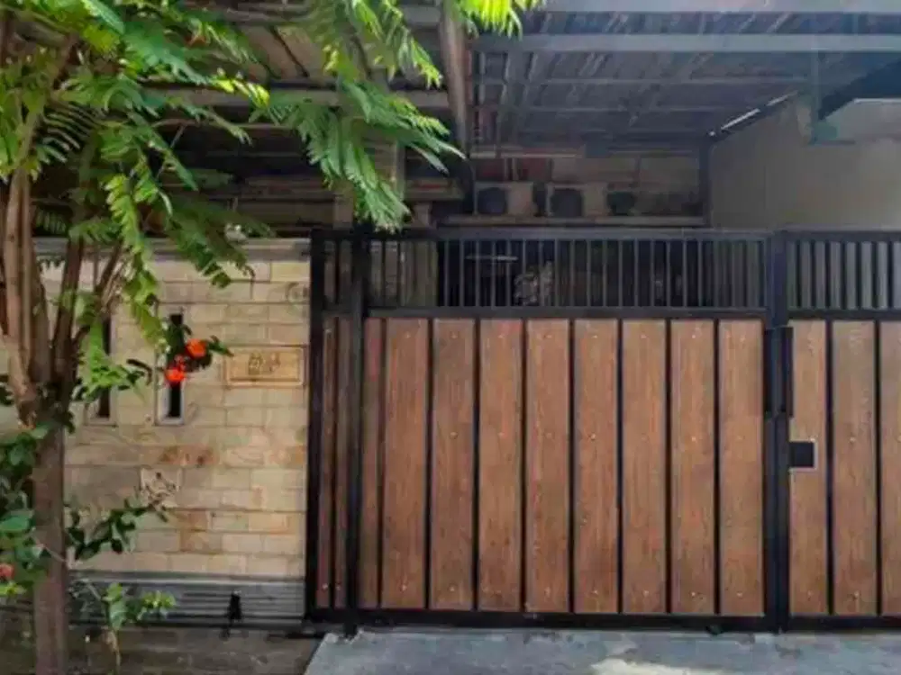 DIJUAL – Rumah 2 Lantai Semi Furnished 400-Jutaan di Panjibuwono Residence