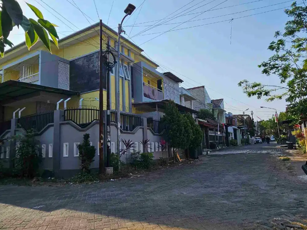 rumah induk plus kos kondiai full tinggal melanjutkan lokasi di sigura gura blok depan dekat kampusUB Brawijaya, UIN dan ITN.
