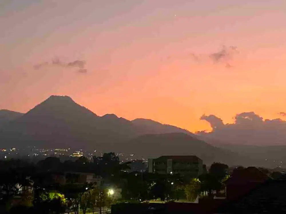 villa aktif di batu view istimewa kondisi aktif dan tinggal melanjutkan saja lokasi di sisir bekakang mall lipo batu