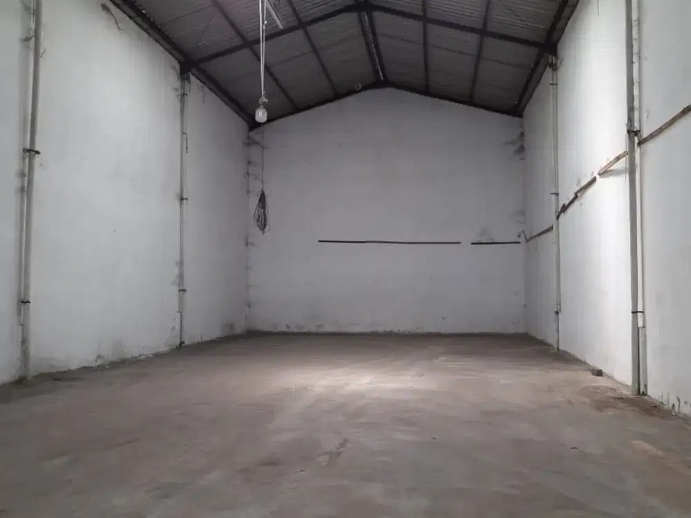 Gudang Siap Pakai 20x17 di Kenjeran surabaya akses kontainer ada kantor 200Jt/th