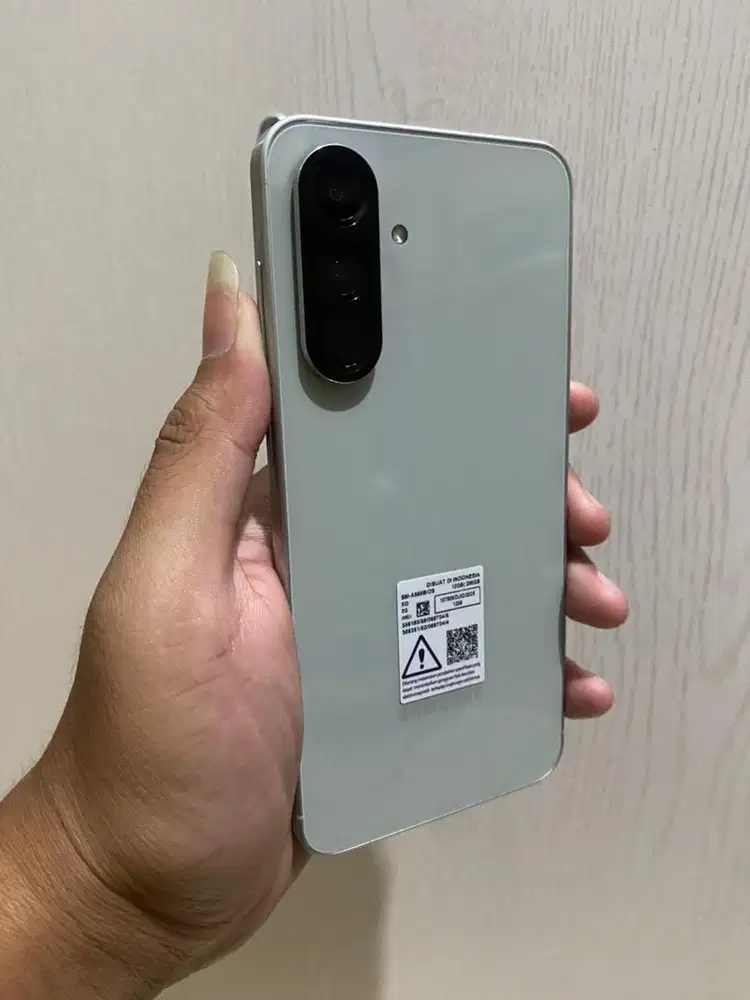 Samsung A56 5G 12/256 gb