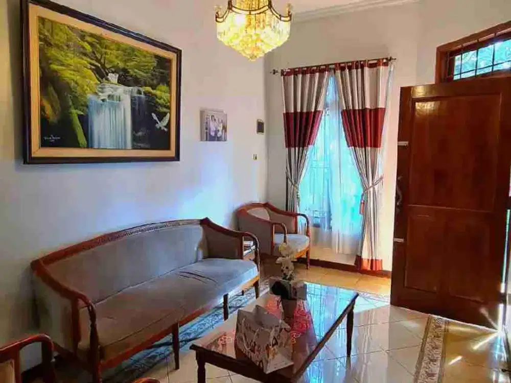 HOT LISTING Rumah 2 Lantai SHM 4 KT di Pamulang, Ciputat – Siap Huni, Harga 1 M Nego