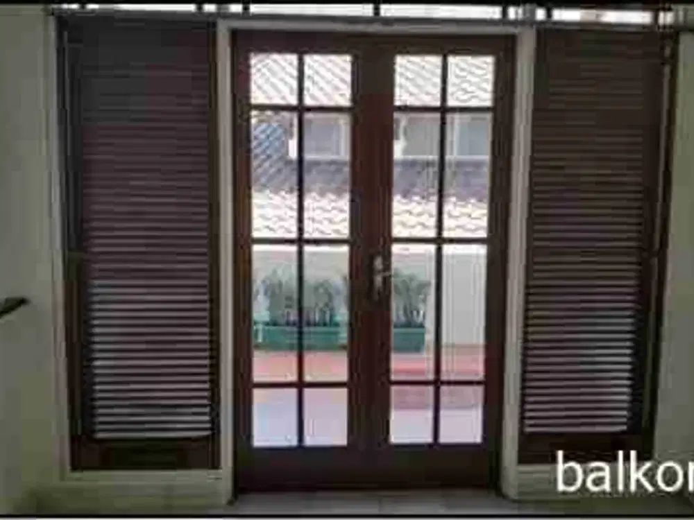 Rumah semi furnished di villa delima Lebak Bulus