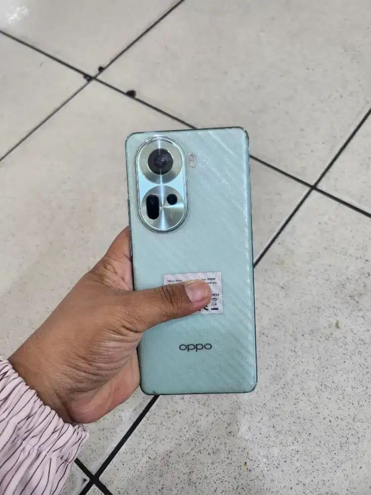 Oppo reno 11 5g  8+4/256