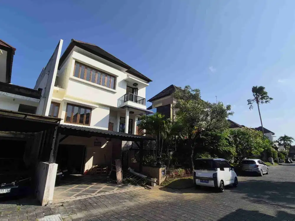 Rumah Style Villa One Gate Renon Dekat Sanur