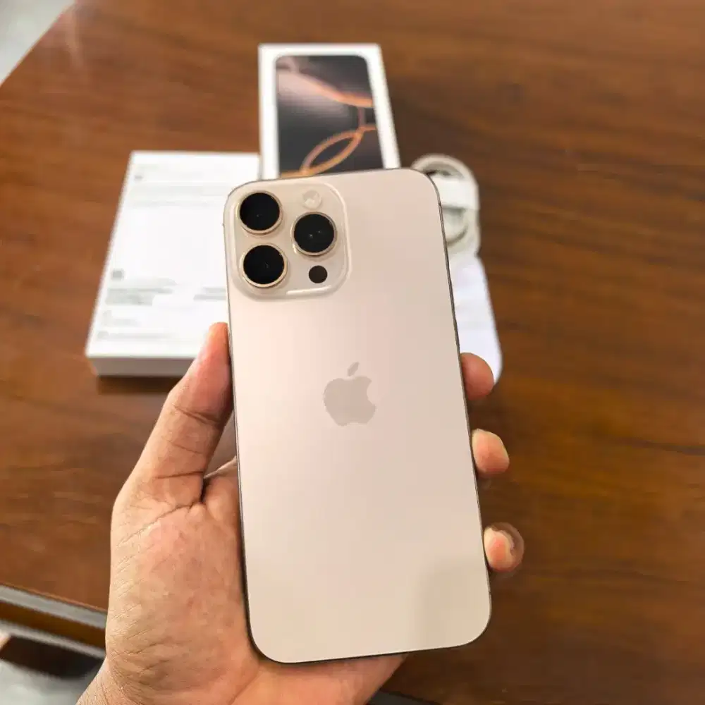 iPhone 16 Pro Max/ Gratis 2 bulan cicilan dan promo bunga ringan ,0 DP