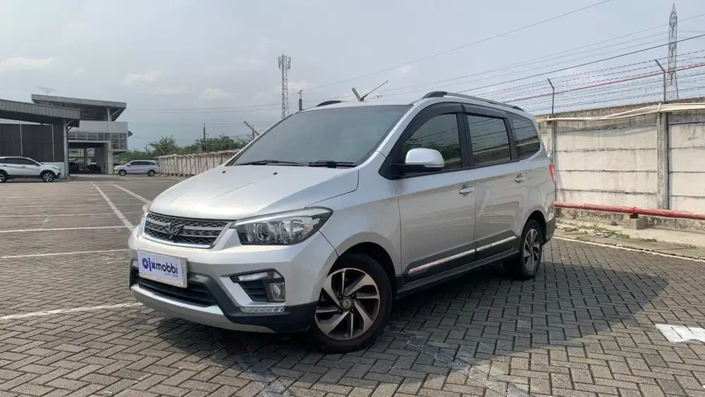 TDP 1 JUTA Wuling Confero S 1.5 C Bensin-MT 2018 Silver CUKBB