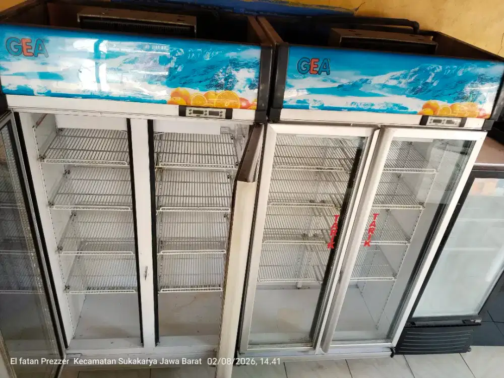 Showcase2 pintu