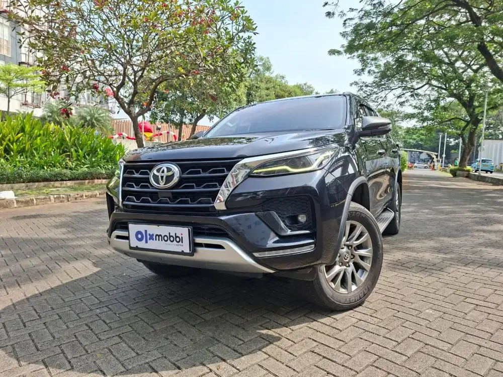 TDP 1 JUTA Toyota Fortuner 2.8 4x2 VRZ Solar-AT 2022 Hitam CPJTB