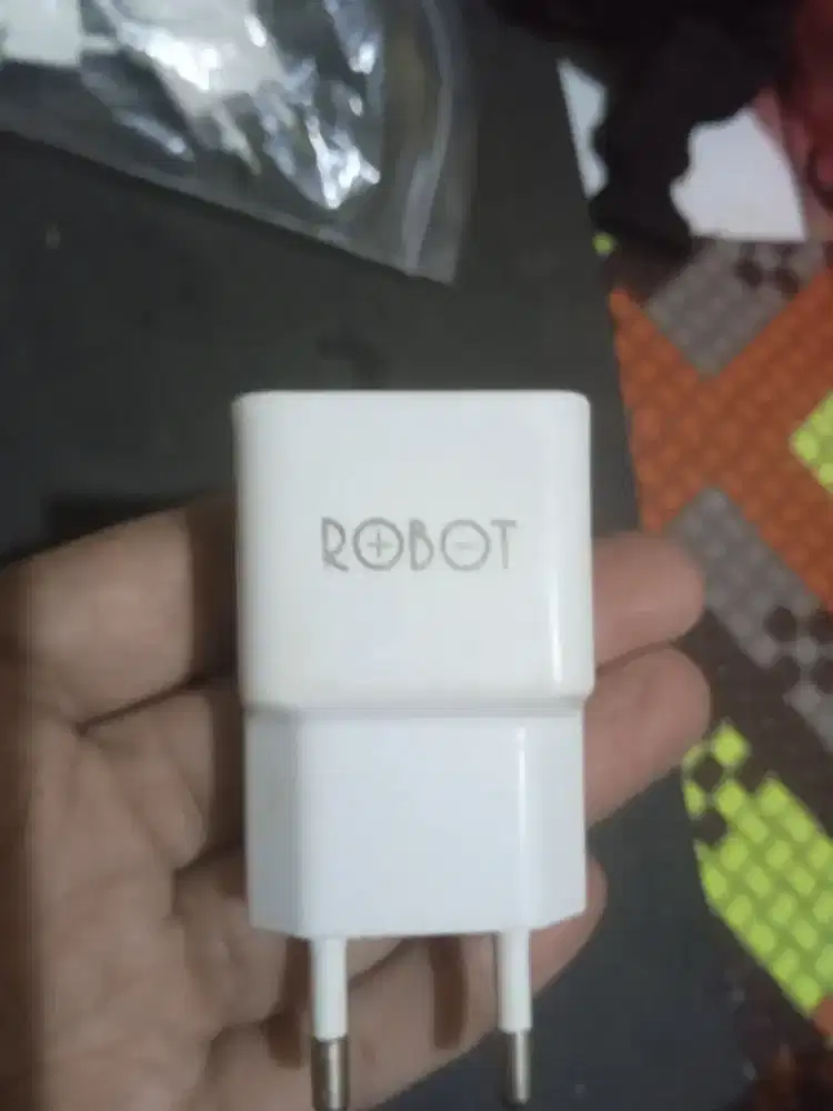 Kepala cas USB Robot