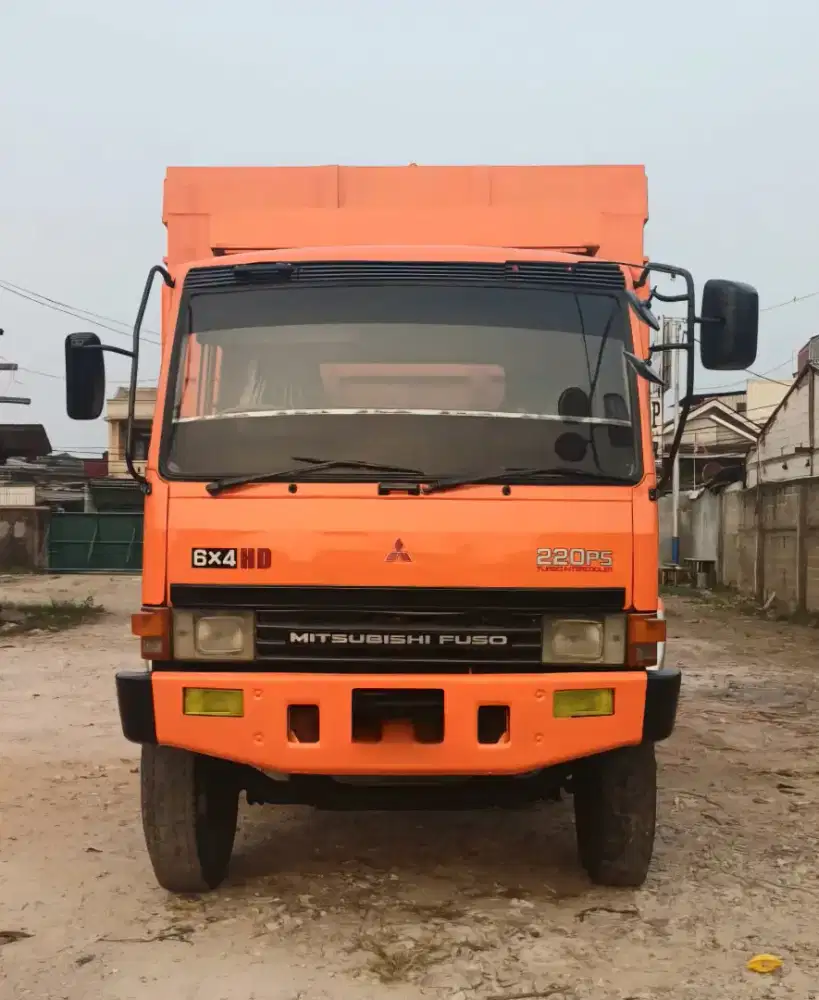 MITSUBISHI FUSO TRONTON ( 6X4 ) BAK BESI PANJANG EKSPEDISI