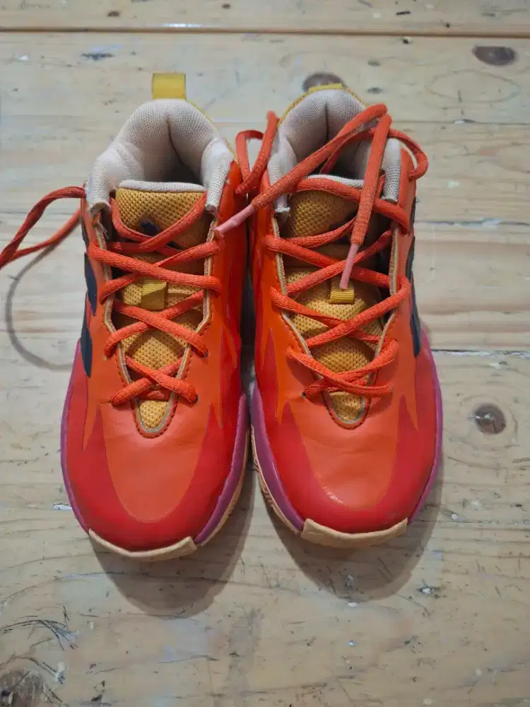 Sepatu adidas Sz30