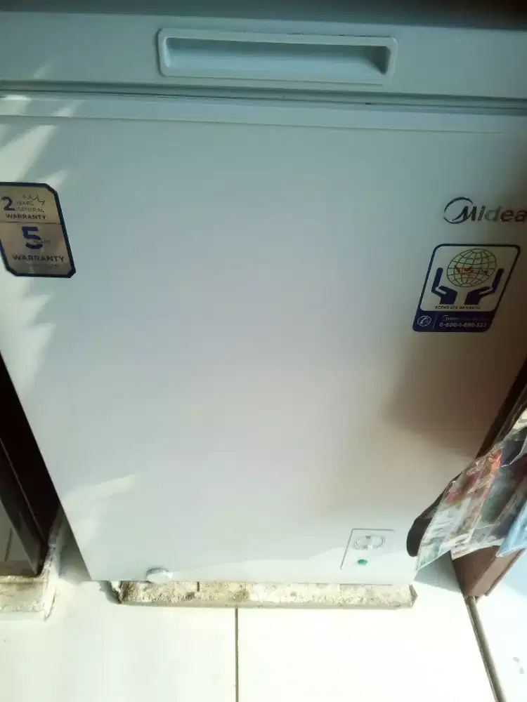 Freezer Sedang Ukuran 10 Kg