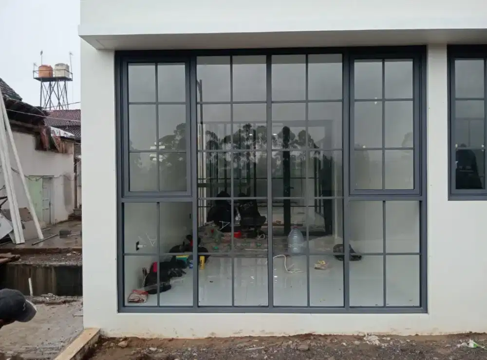 Pasang Pintu Kusen Jendela Aluminium Untuk Gedung Rumah Kantor Toko