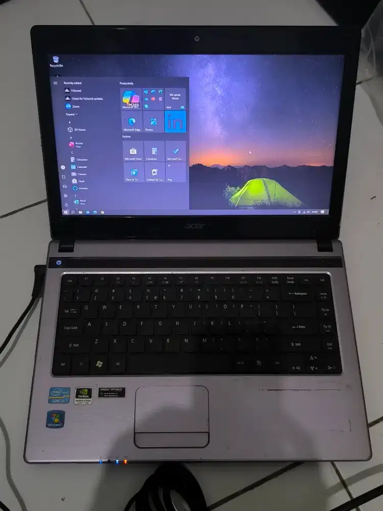 Acer dual vga core i3 ram 8 SSD 250 Batre 2 jam windows 10