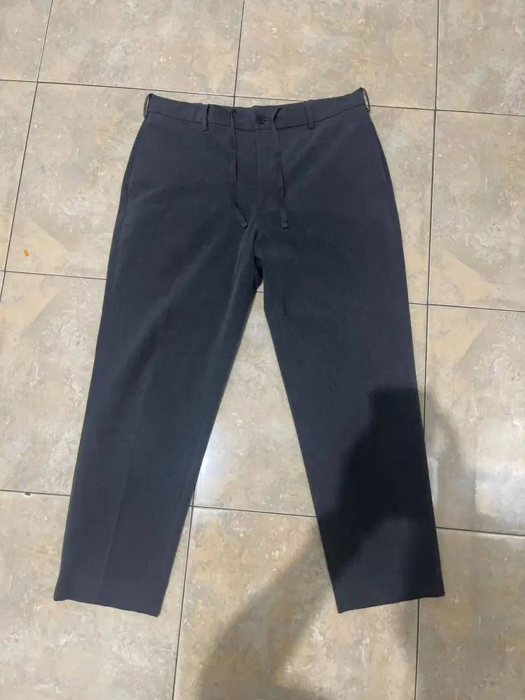 Celana ankle uniqlo rapi charcoal original 100%