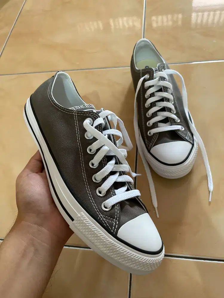 Converse Basic charcoal/White Size 42 original 100% made in vietnam