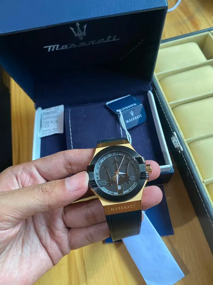 Jam Tangan Pria Maserati Original – Sporty Elegant Black Gold