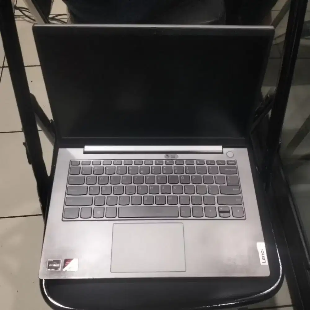 Lenovo Thinkbook Ryzen 3-4300U Ram 8Gb/SSD 256Gb