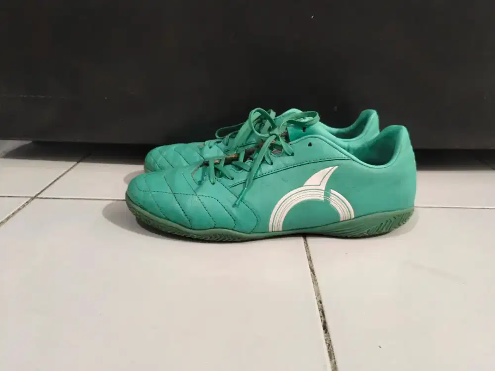 Paket ortuseight dan diadora