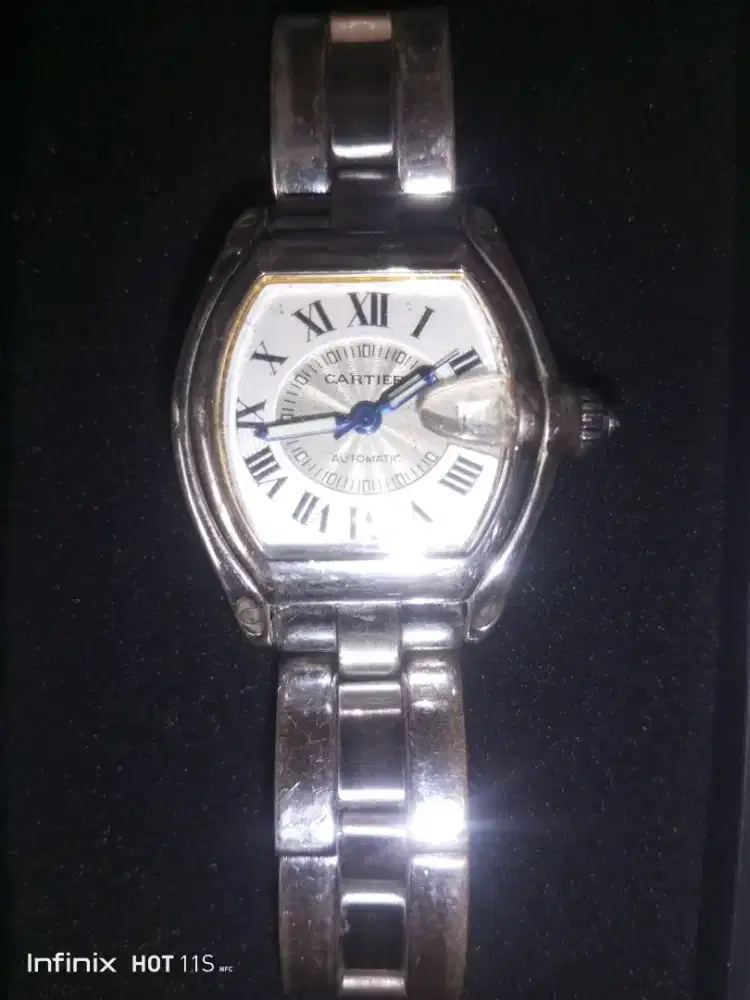 Jam tangan mewah Cartier Roadster 2510 Swiss